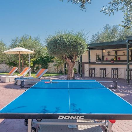 Astarte Villas - Istar Villa With Tennis Court Makhairádhon Eksteriør billede